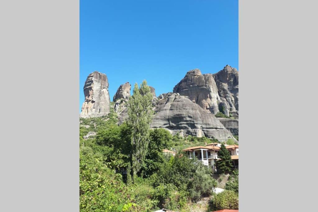 The House Under The Rocks Of Meteora 1 Apartment Kalambaka Bagian luar foto